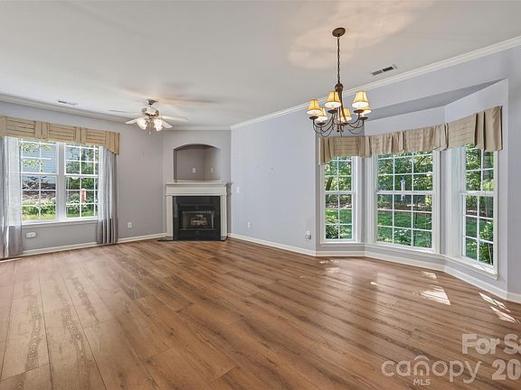 2nd image of 702 Torrey Pines Ln