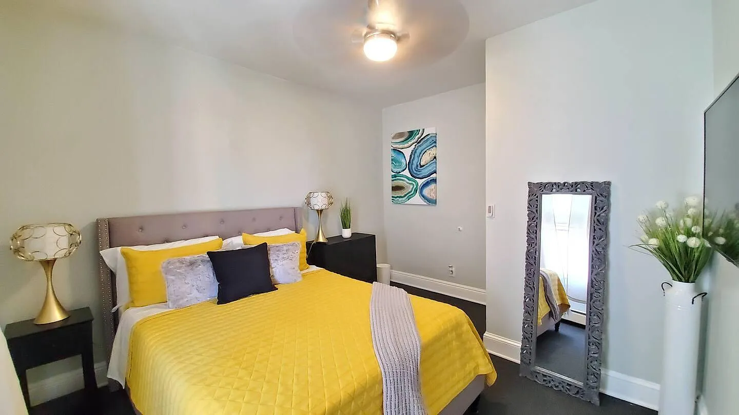 3 bed, 1100 sqft, $1,200 — Photo 2