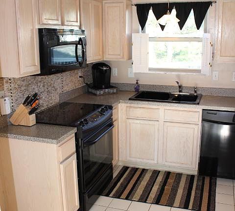 5th image of 9115 Longstone Dr