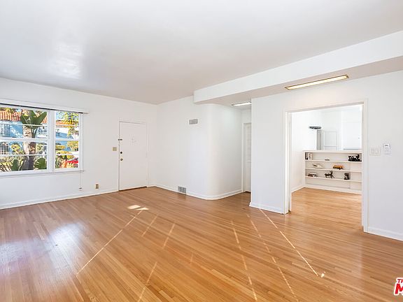 3rd image of 824 Lorraine Blvd #828-1/2