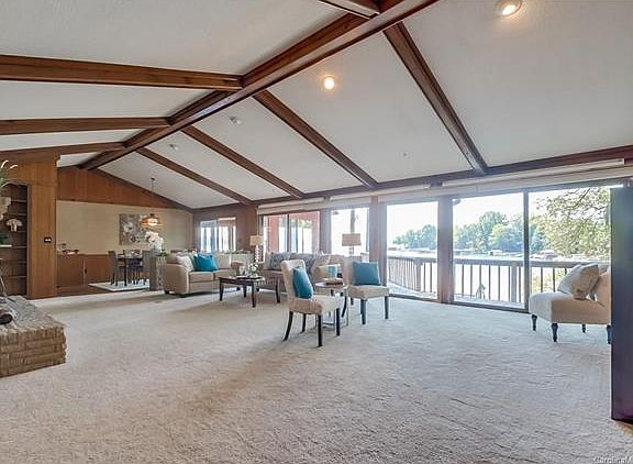 3rd image of 7994 Holly Ct