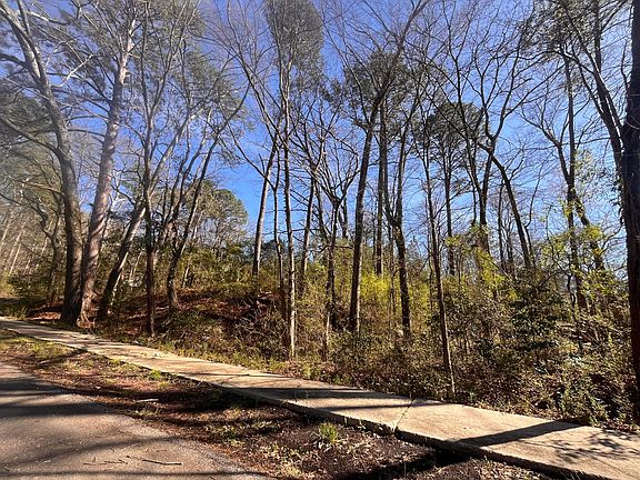 2nd image of 2100 Indiana Ave