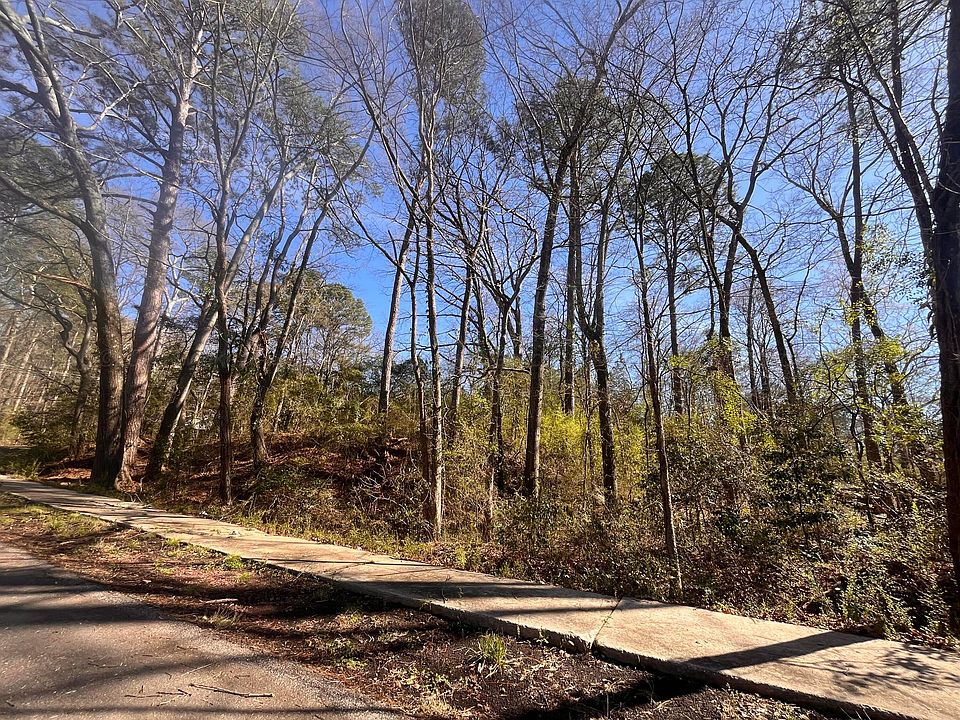 2nd image of 2100 Indiana Ave