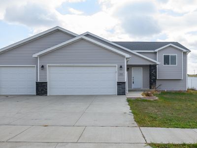 703 Cobblestone Loop SW, Mandan, ND, 58554