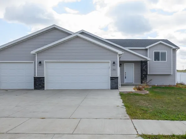 703 Cobblestone Loop SW, Mandan, ND 58554
