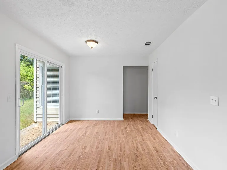 52 Woodcock Dr — Photo 7