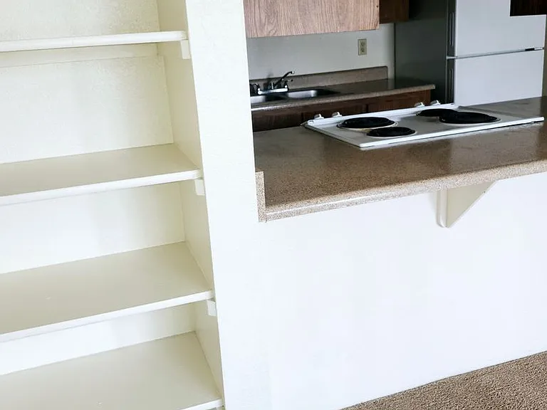 Eastgate Apartments — Photo 13