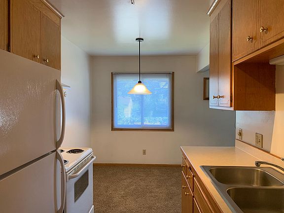 5th image of 1955 Marshall Ave APT 8