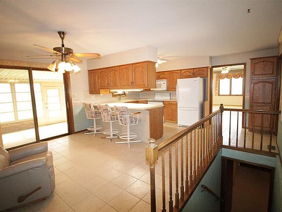 3rd image of 2502 Westminster Dr