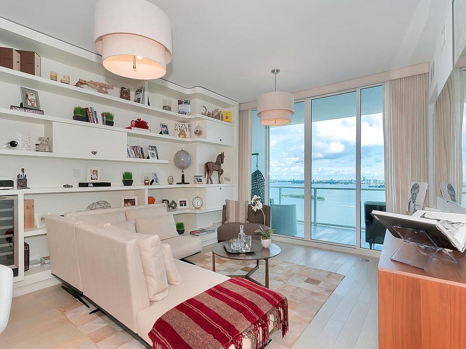 1st image of 2020 N Bayshore Dr APT 2409
