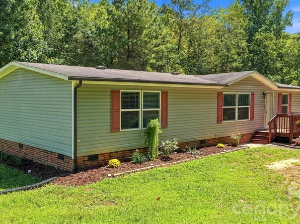 4782 29th Street Dr NE, Hickory, NC 28601