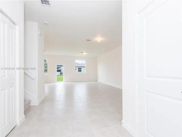 2636 NW 8th Ct — Photo 4