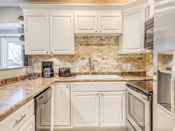 2nd image of 4000 Gulf Terrace Dr #5