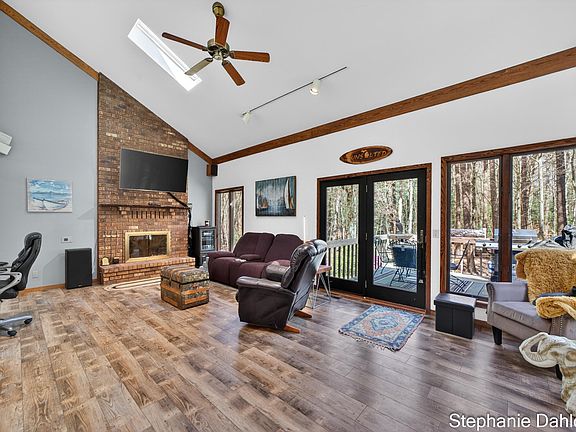 2nd image of 848 Scenic Dr