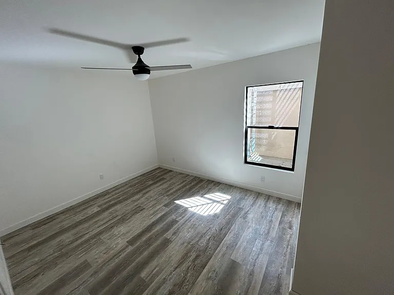 250 B Ave #A — Photo 15