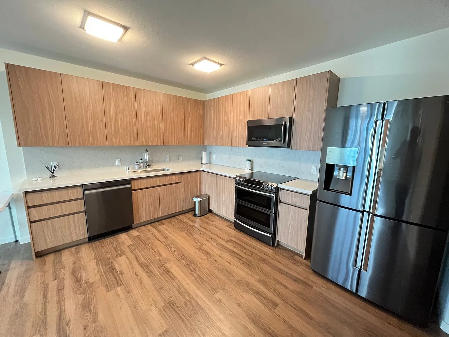 Like New Condition 1 Bedroom 1 Bathroom At Central Ala Moana Available Now! — Photo 4