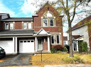 137 Harbour View St, Ottawa, ON K2G 6Z8