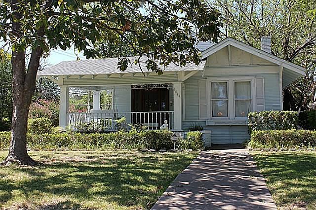 1st image of 5844 Richmond Ave