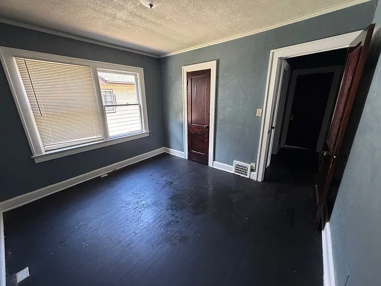 5443 Garfield Ave — Photo 4