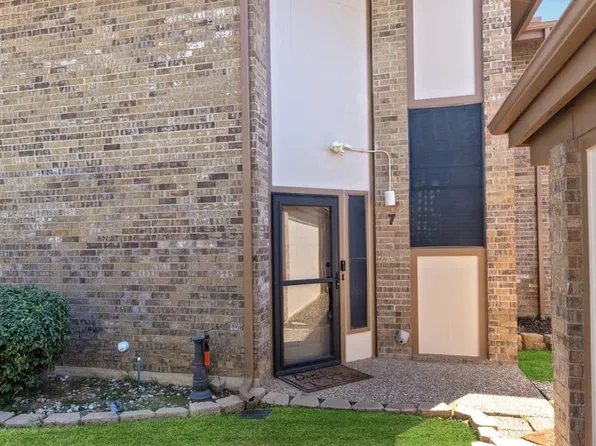 7 Dewberry Ct, Bedford, TX 76021