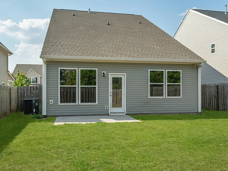 596 Count Fleet Ct — Photo 43