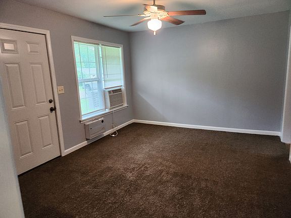 Living Room. 220v Window ac, wifi electric heater