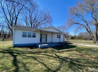 245 S 7th St, Nokomis, IL