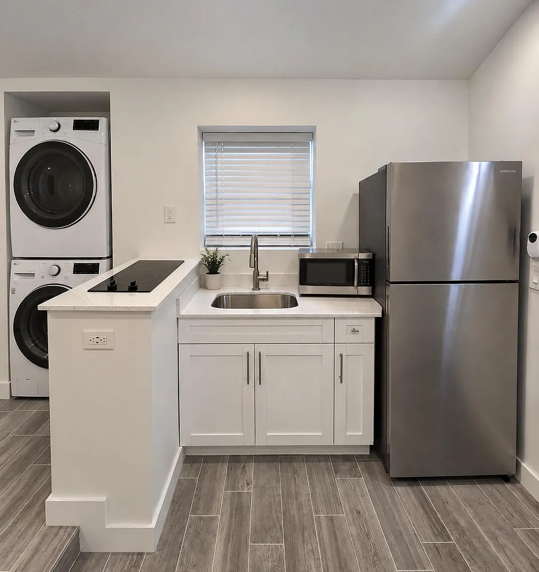 1 bed, 1.0 bath, 605 sqft, $2,000 — Photo 2