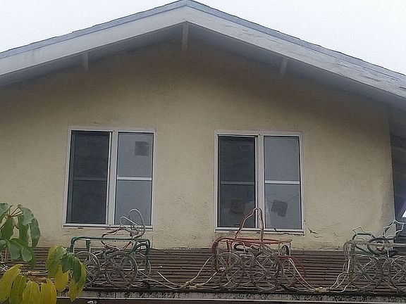 2nd image of 2096 W 27th St