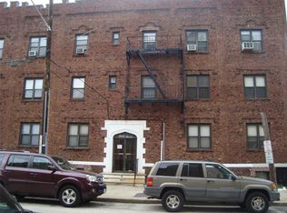 37 Clinton Ave APT 3F, Rockville Centre, NY 11570