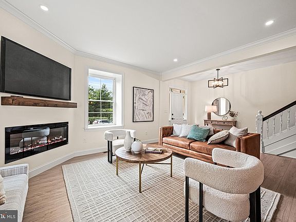 3rd image of 307 S Chester Rd