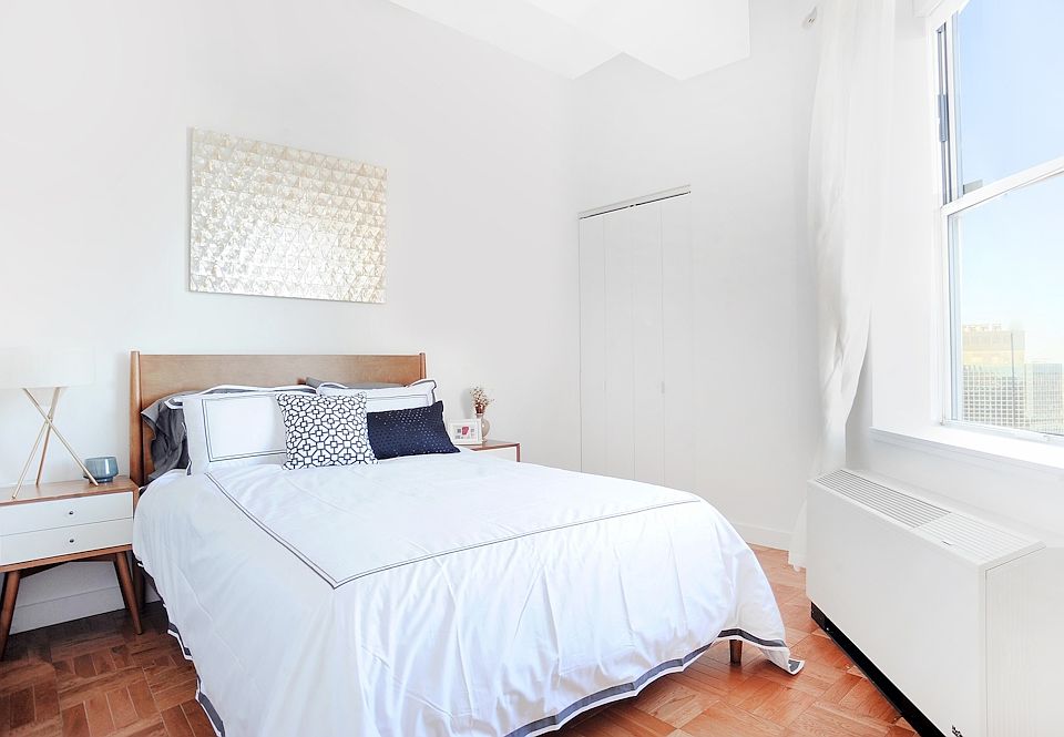 1st image of 20 Exchange Pl APT 520