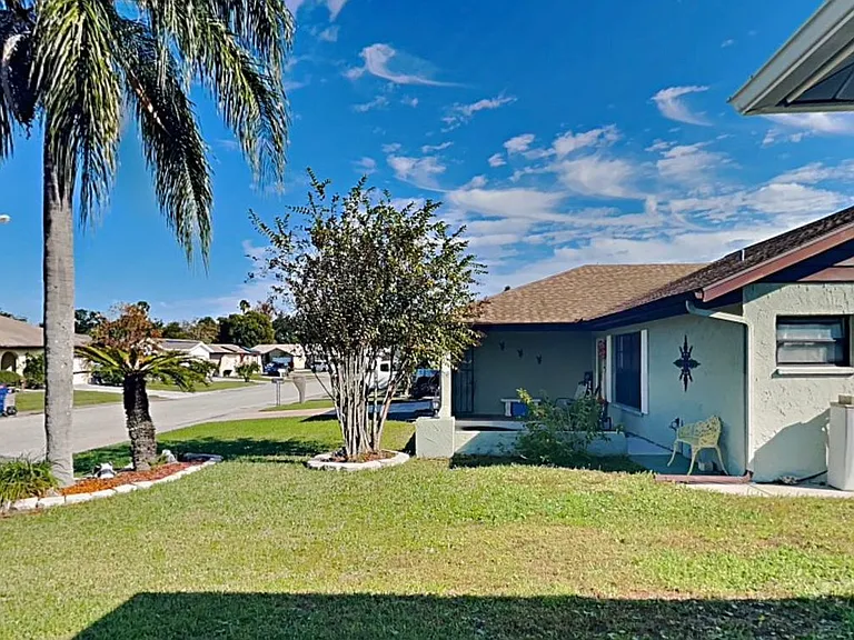9005 Glen Moor Ln — Photo 18