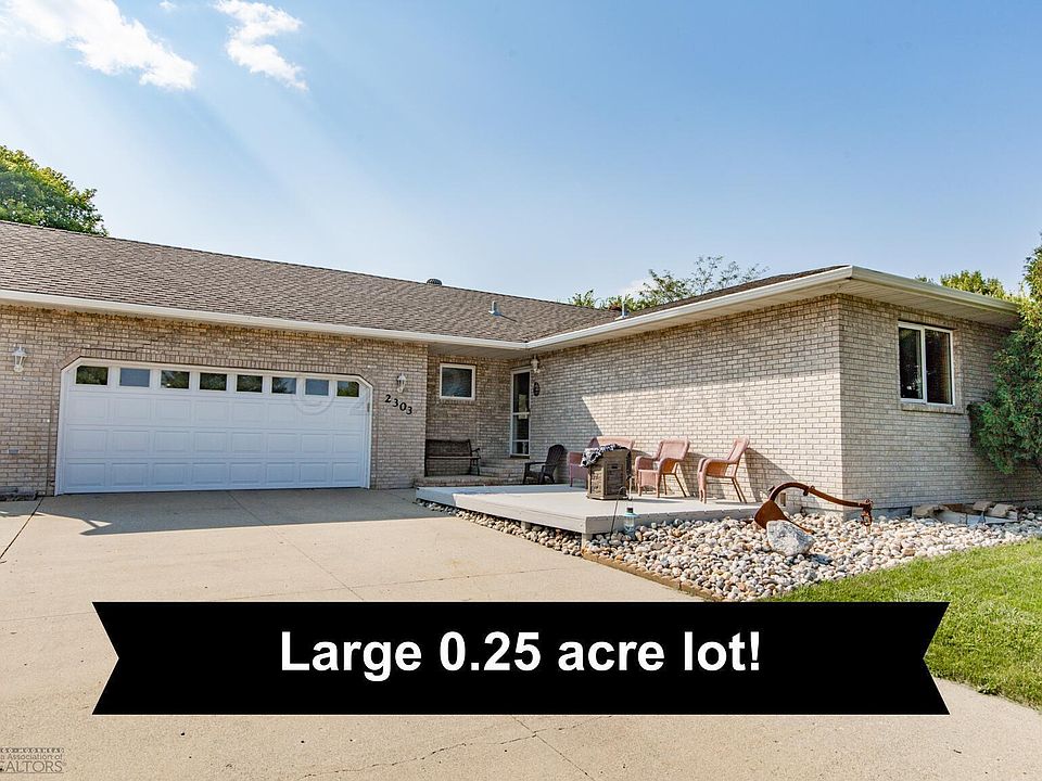 2303 32nd St S, Fargo, ND 58103 Zillow
