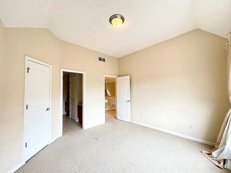 555 Vinings Springs Dr SE — Photo 40