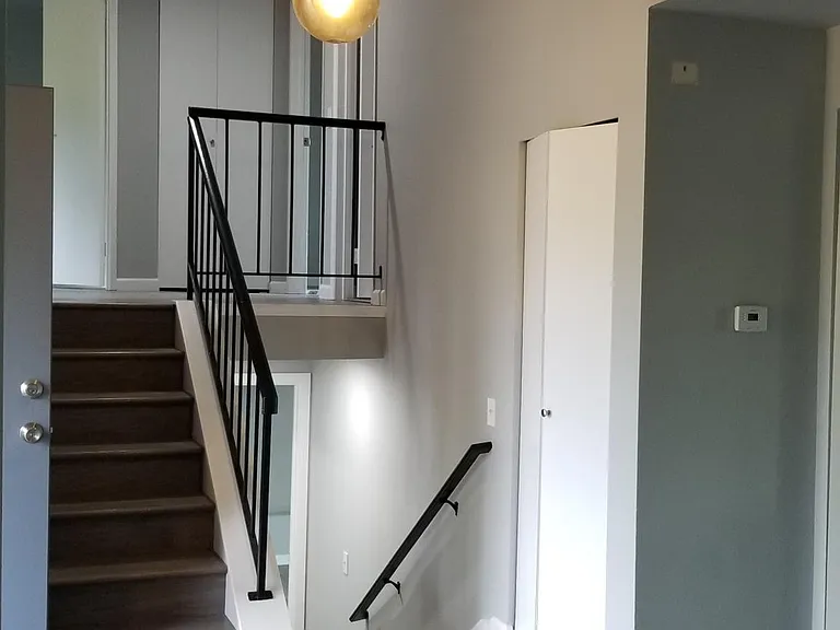 2111 Blaine Ave SE — Photo 5
