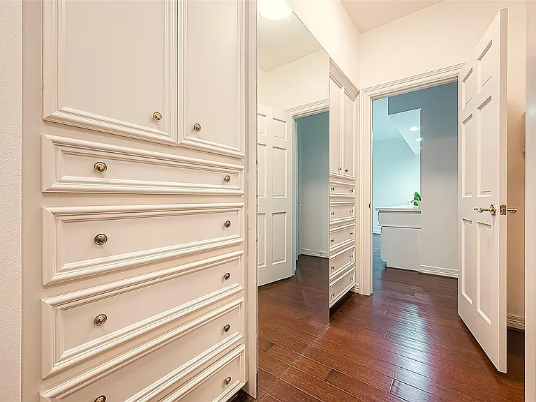 983 S Post Oak Ln — Photo 37