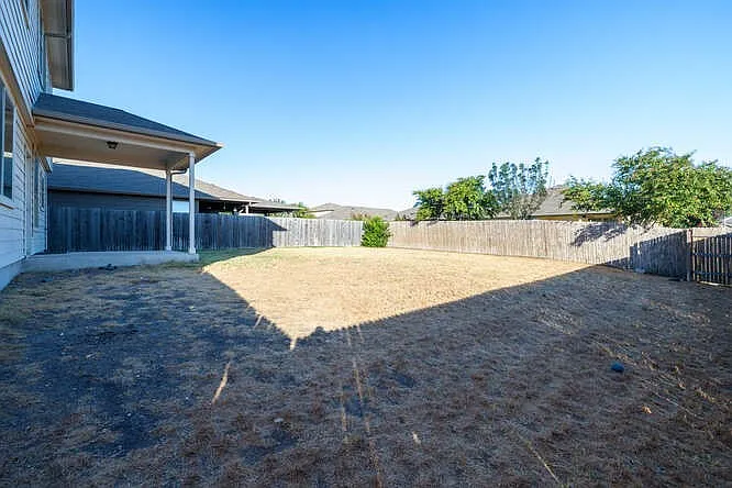 402 Zenith Rd — Photo 14