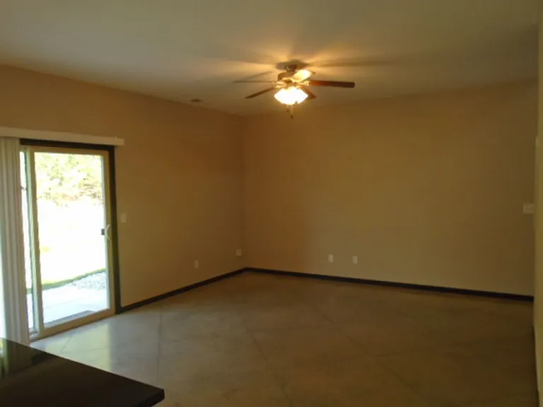 1421 Paddington Cir — Photo 6