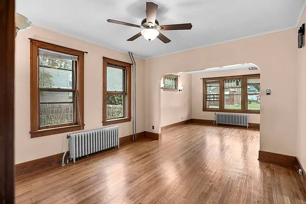 2139 Foster Ave — Photo 11