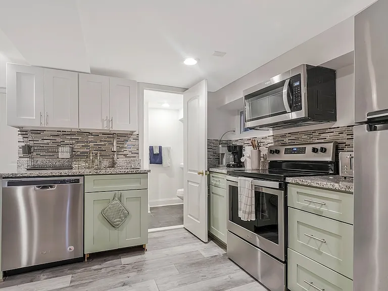 1407 King St #1 — Photo 9