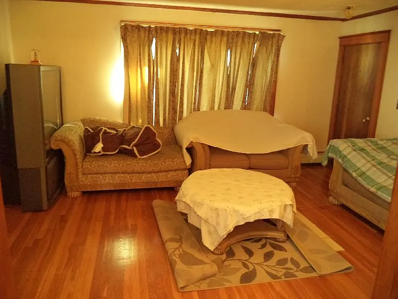 2 bed, 1.0 bath, 1600 sqft, $2,900 — Photo 2