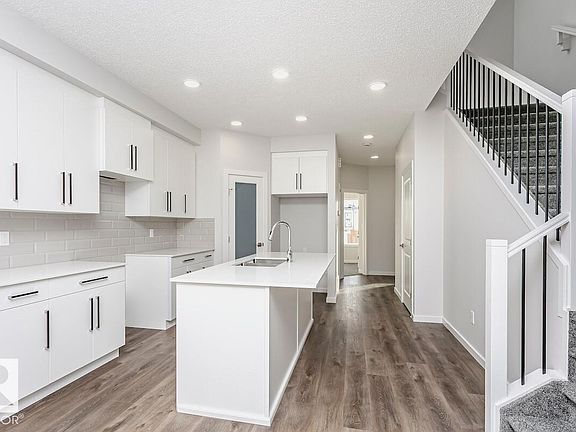 4th image of 2907 64th St SW