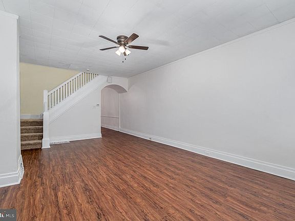 living room stairs to upstairs