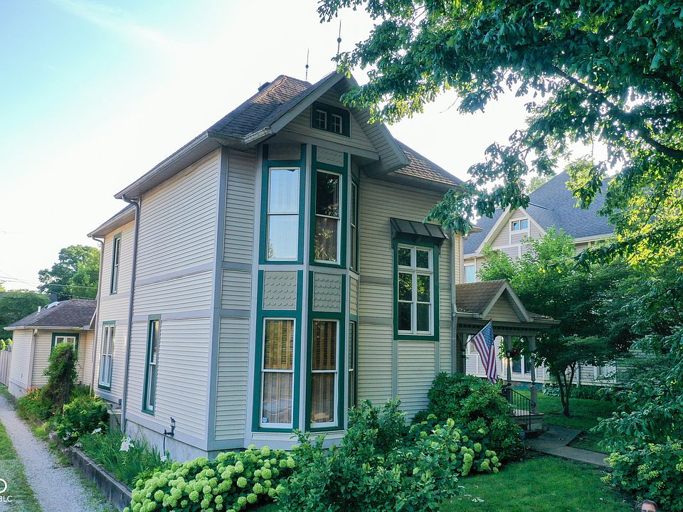 1st image of 412 W Main St