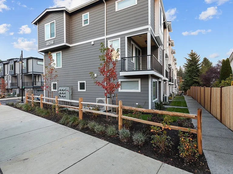 15423 Admiralty Way #B7 — Photo 39