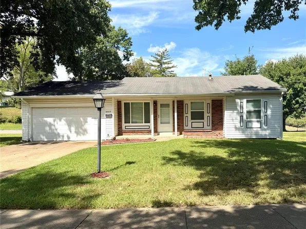 10619 Foxlair Dr, Saint Louis, MO 63137