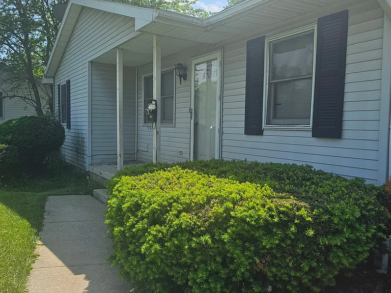2420 Wadsworth Ave — Photo 1