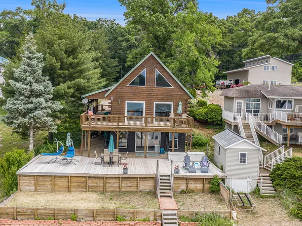 2579 E White Lake Dr, Twin Lake, MI 49457