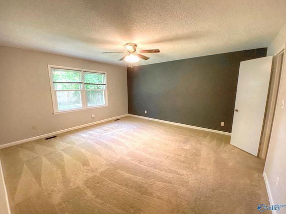 5th image of 1002 Sharpsburg Dr SE